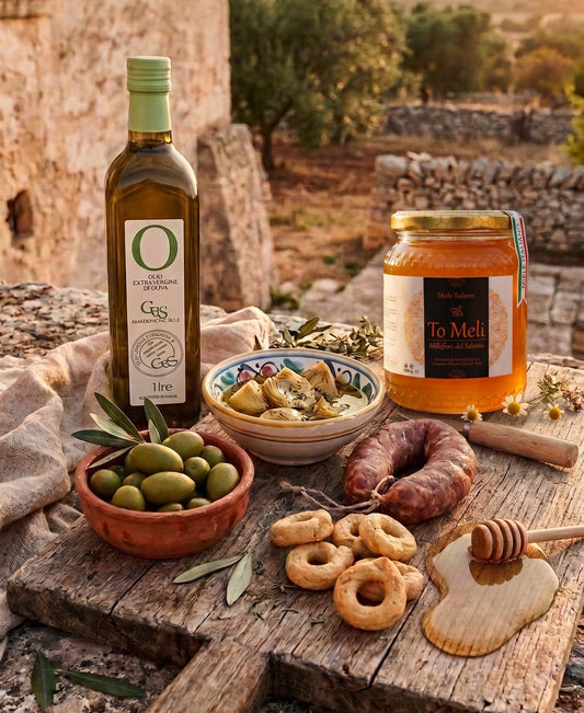Box degustazione Il Primo Assaggio di Puglia con sette prodotti tipici pugliesi artigianali, tra cui caciocavallo e olive Bella di Cerignola